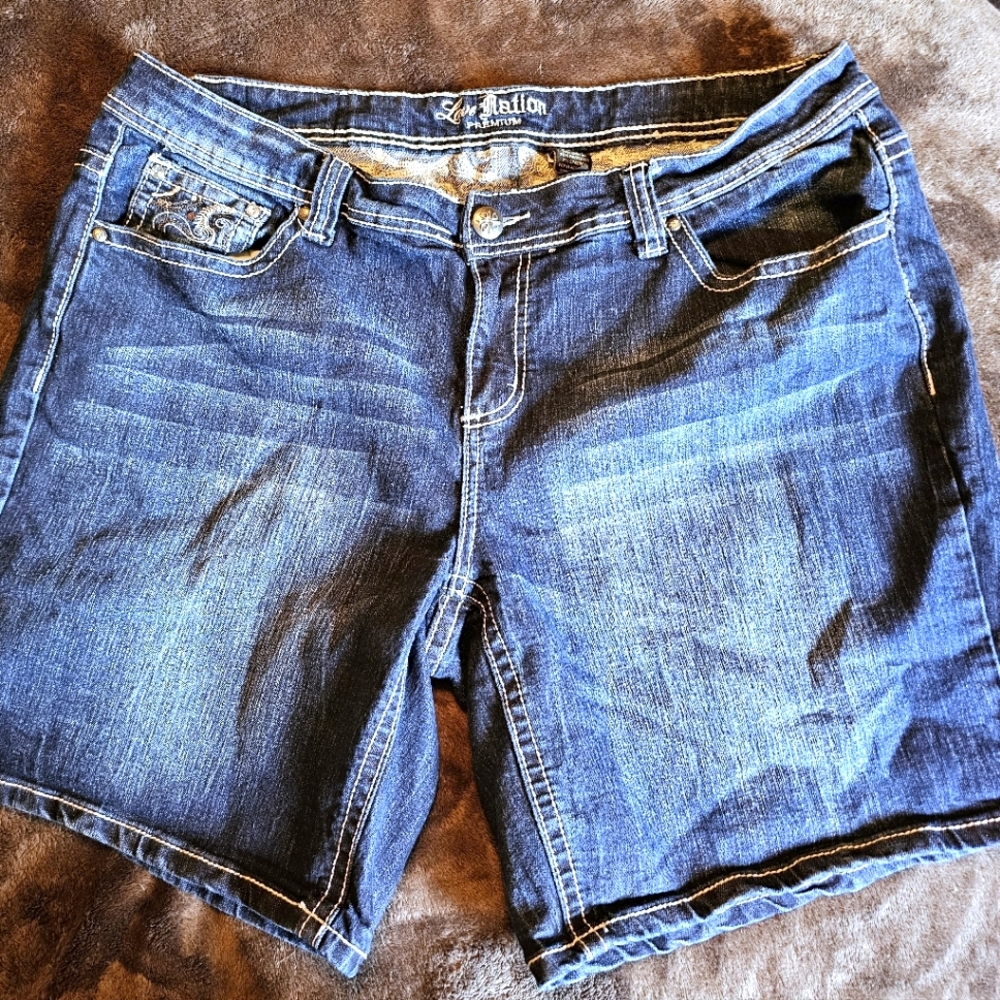 EUC Bling Butt Denim Shorts - Picture 2 of 9